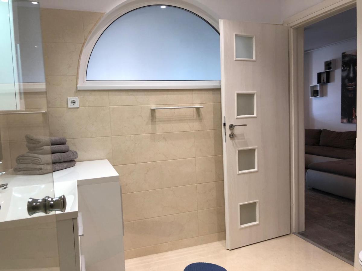 Luxury Westpark 2 Residence Lake View W6 Bucarest Exterior foto